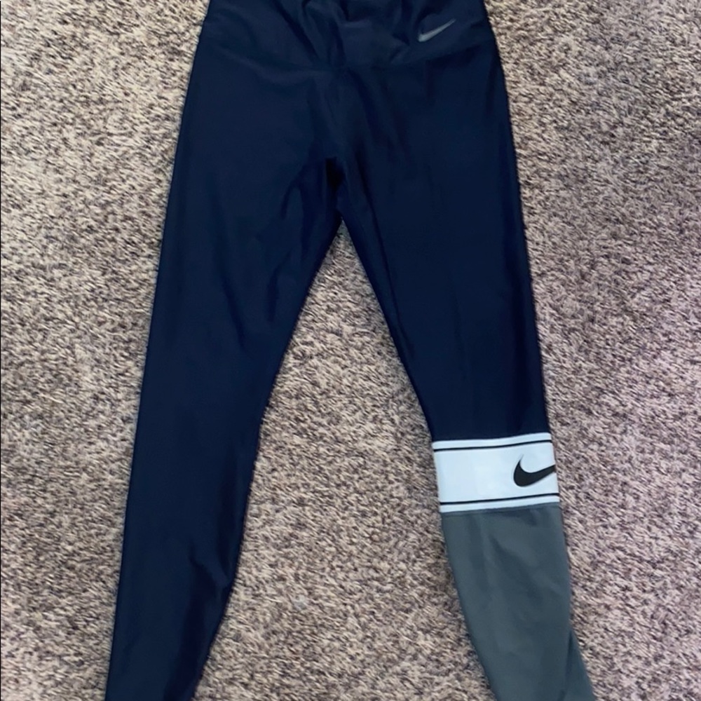 Navy Nike leggings!